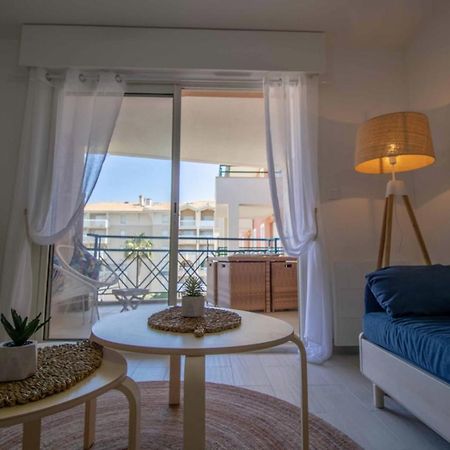 Bright Apt Of 32 M Renovated Near Town Fréjus Exteriör bild
