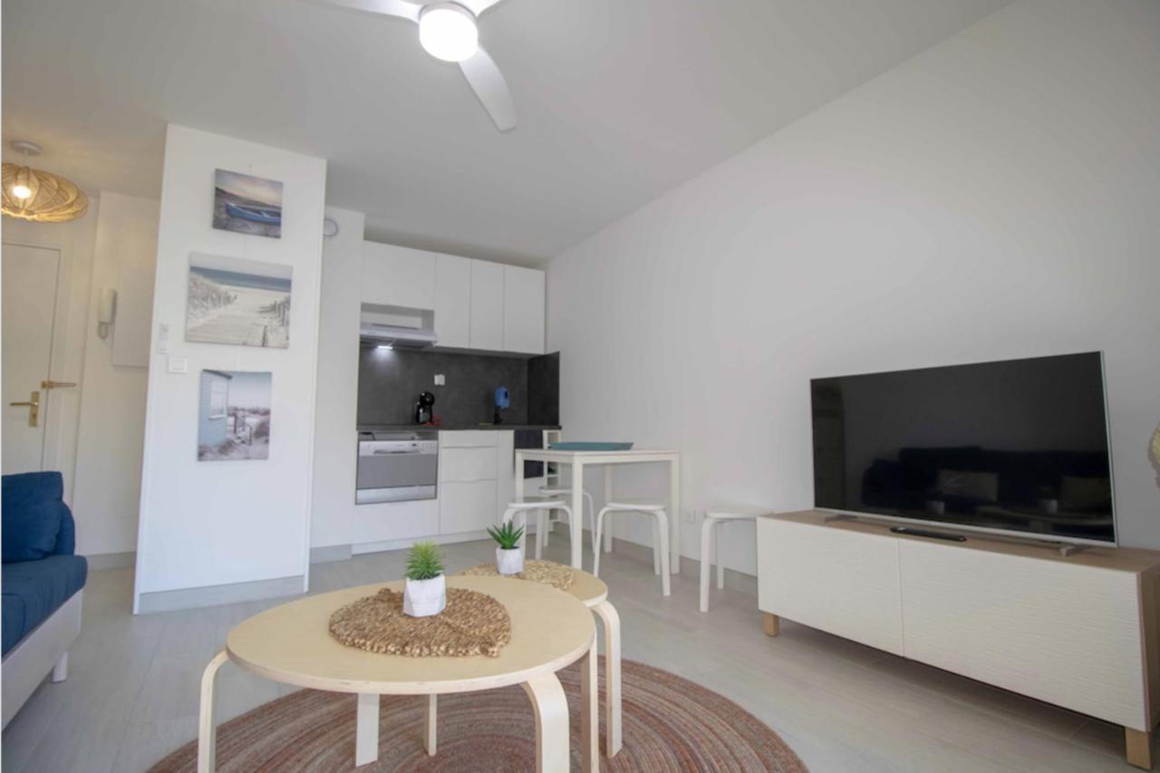 Bright Apt Of 32 M Renovated Near Town Fréjus Exteriör bild